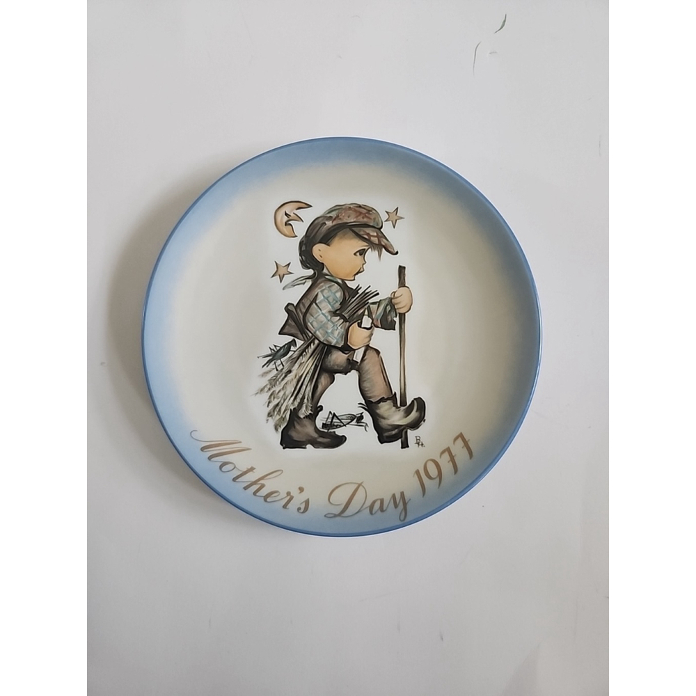Vintage Schmid 1977 Mothers Day Sister Berta Hummel Moonlight Return Plate